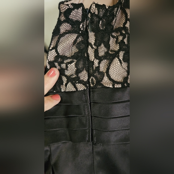 DRESSBARN COLLECTION Black Lace Overlay Sizeleevess Holiday Cocktail Dress 16 - Picture 5 of 8